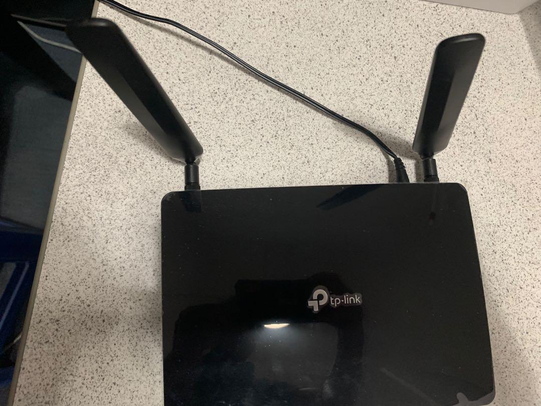 tp-link anchor mr600 router almost new, Computers & Tech, Parts ...