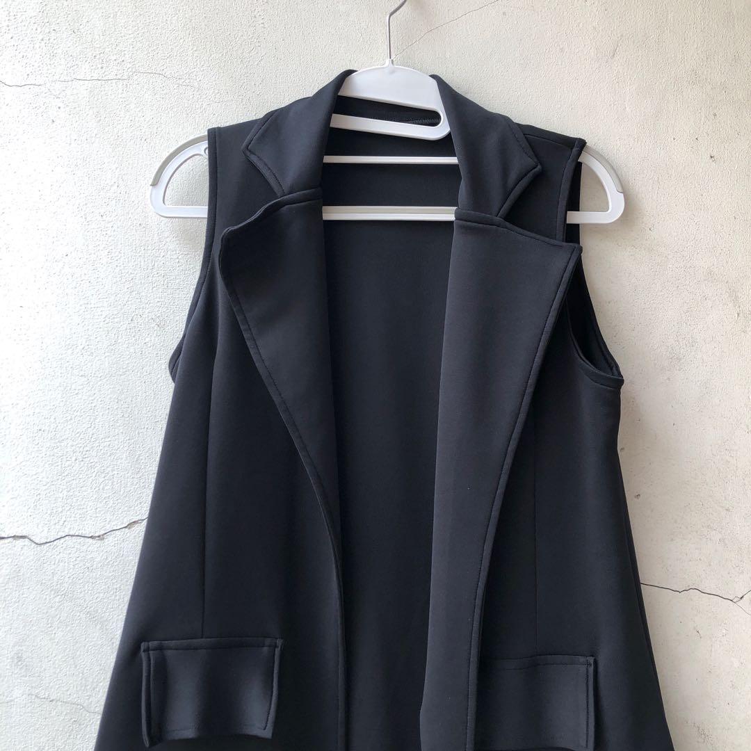 Vest Hitam, Fesyen Wanita, Pakaian Wanita, Baju Luaran di Carousell