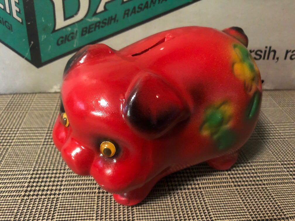 Vintage Clay Piggy Coin Bank, Hobbies & Toys, Memorabilia
