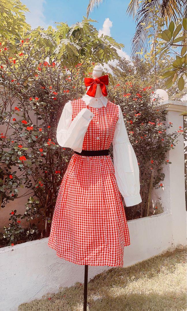 Vintage retro checkered picnic red dress