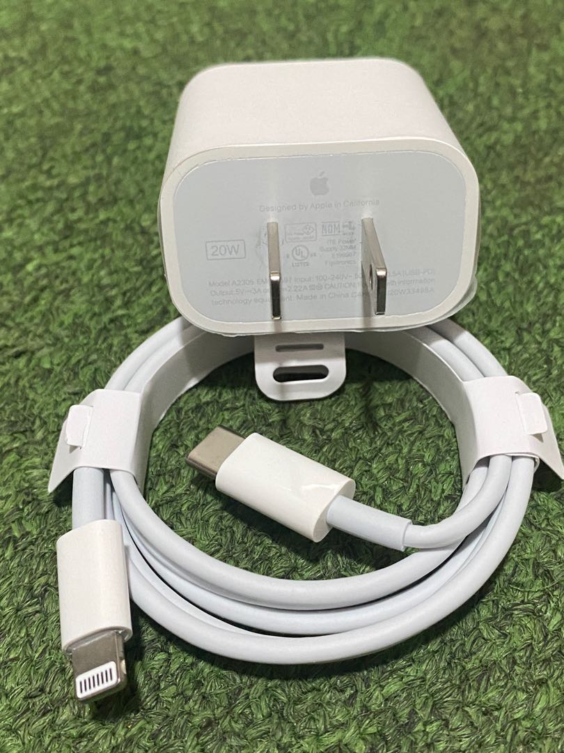 Apple iPhone Charger 20 watts adapter and Usb c to Lightning cable