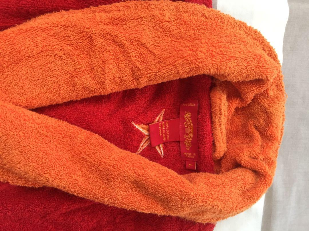 Bathrobe (Category: Coats, Jackets and Outerwear) located in Singapore. Submitted by valiv (Listing ID 1097639561, Image 3). Description: 2 toweling bathrobe from Shanghai Tang L and M size 100 %cotton .