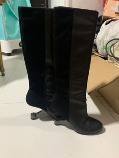 (Category: ) located in . Submitted by accessories.diva (Listing ID 1097698555, Image 1). Description: .