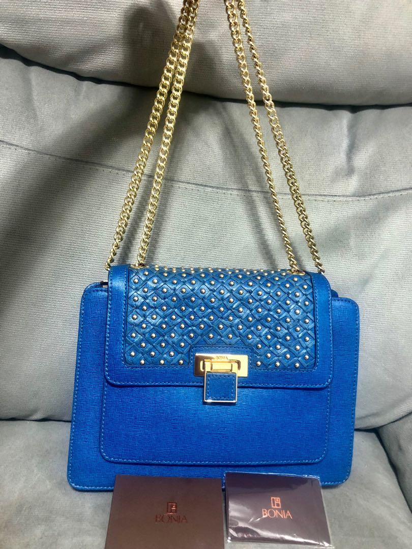 Bonia limit collection chain bag (Category: Luxury Bags & Wallets) located in Manila. Submitted by schatzi.lady (Listing ID 1097625587, Image 2). Description: Very elegant and trendy. .
