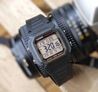 Casio W-800HG-9A Illuminator Digital Quartz Watch W800HG-9A Black Strap W800 Brand New