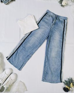 (Category: ) located in . Submitted by aiaustyleloft (Listing ID 1097737253, Image 1). Description: .
