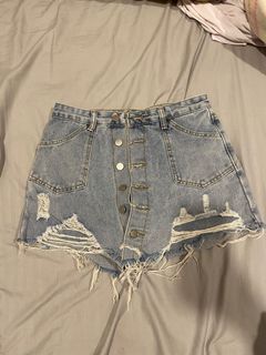 (Category: ) located in . Submitted by clothes.addiction (Listing ID 1097750852, Image 1). Description: .