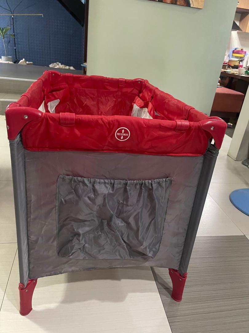 Dwelling Foldable Crib (Category: Cots & Cribs) located in San Juan City. Submitted by addieandmatty (Listing ID 1097711200, Image 3). Description: .