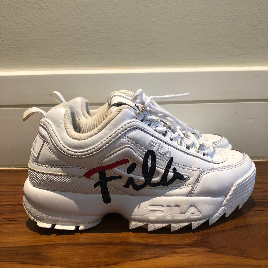 Fila disruptor on sale 2 size 4.5