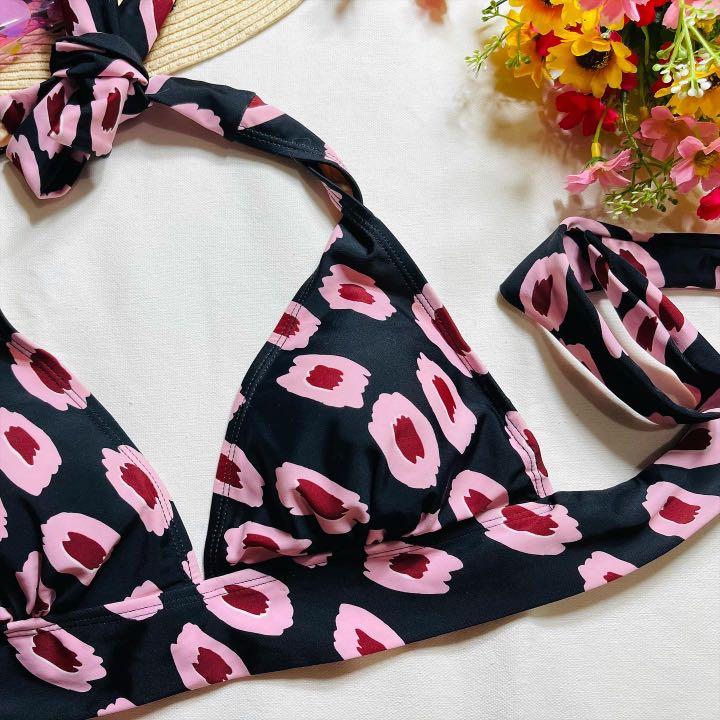 Halter Bikini Top (Category: Bikinis & Swimsuits) located in Taguig. Submitted by impulsivemoims (Listing ID 1097755857, Image 2). Description: Halter Bikini Top Tie back Size: M I Condition: 10/10 SUPER CUTE 😍😍😍 ———————————————- ❤️Discounts on multiple orders.