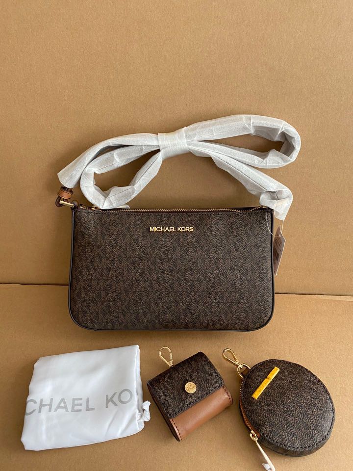 Michael Kors Jet Set Travel 3 in 1, Women's Fashion, Bags & Wallets, Purses  & Pouches on Carousell