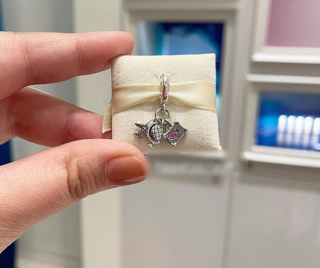 Pandora suitcase hotsell dangle charm