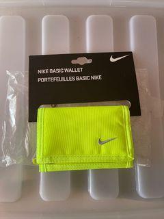 Nike Basic Wallet Volt