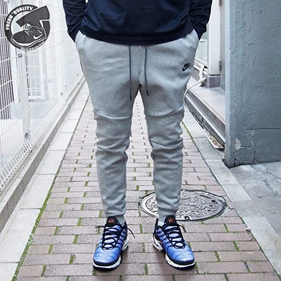 Nike tech fleece best sale joggers grey medium