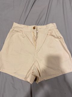 (Category: ) located in . Submitted by clothes.addiction (Listing ID 1097750393, Image 1). Description: .