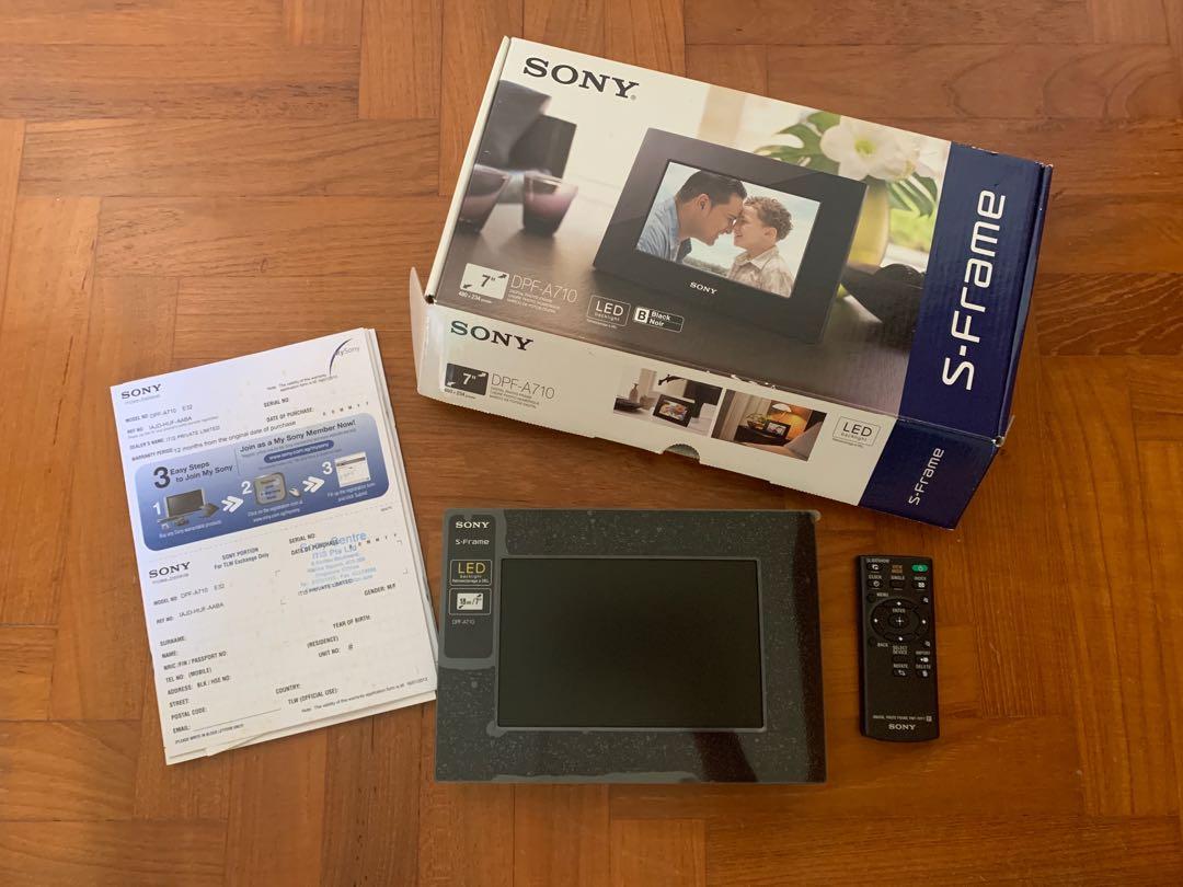 Sony digital photo frame DPFA710, Mobile Phones & Gadgets, Other