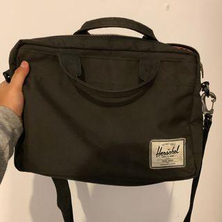 Tas Laptop Herschel 15inc