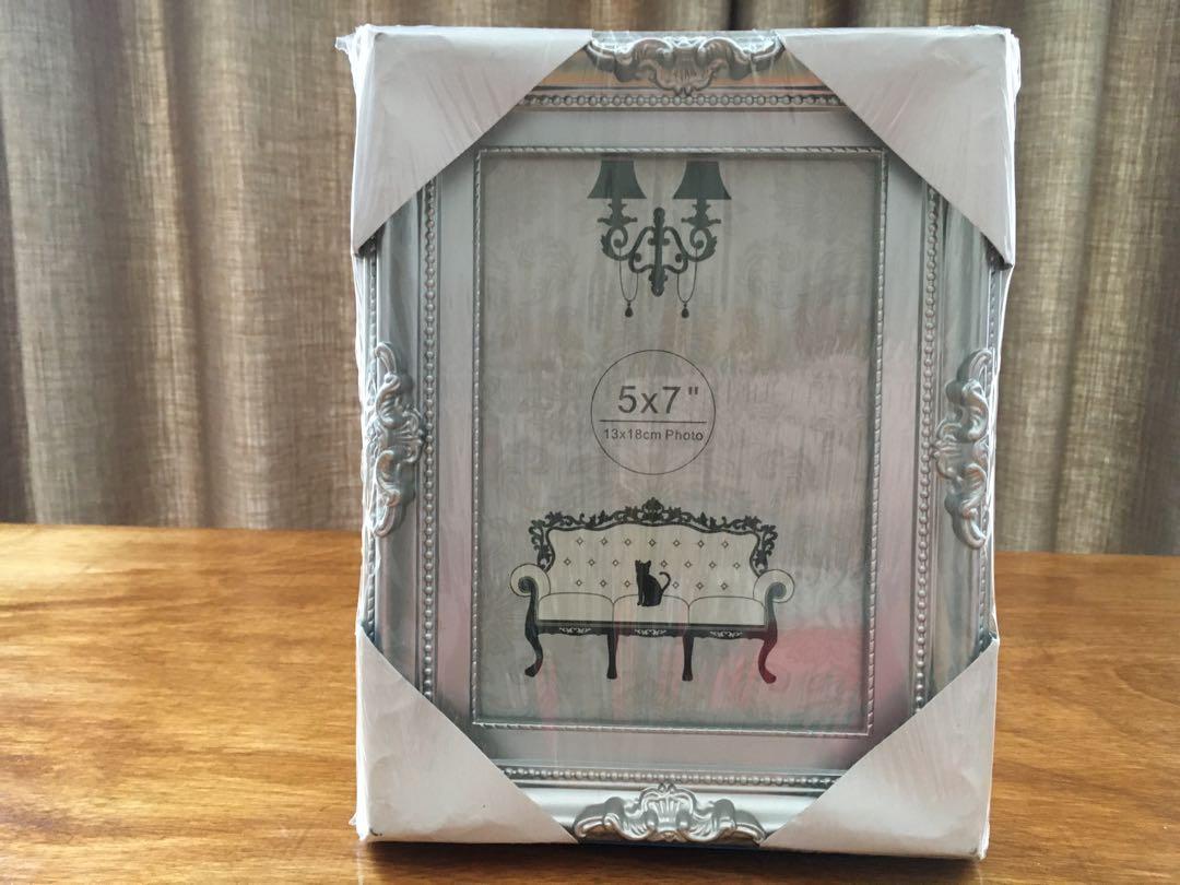 Vintage Picture Frame - silver, purple & red (Category: Frames & Pictures) located in Quezon City. Submitted by thegoodapple (Listing ID 1097646855, Image 3). Description: Vintage style picture frame 🍪 P180 each 🧋 silver, purple and red colors 🍱 H: 23cm. / W: 18cm = 5x7” 🧁 13x18 cm. photo 🍫 message me for any questions 🥨 thank you! .