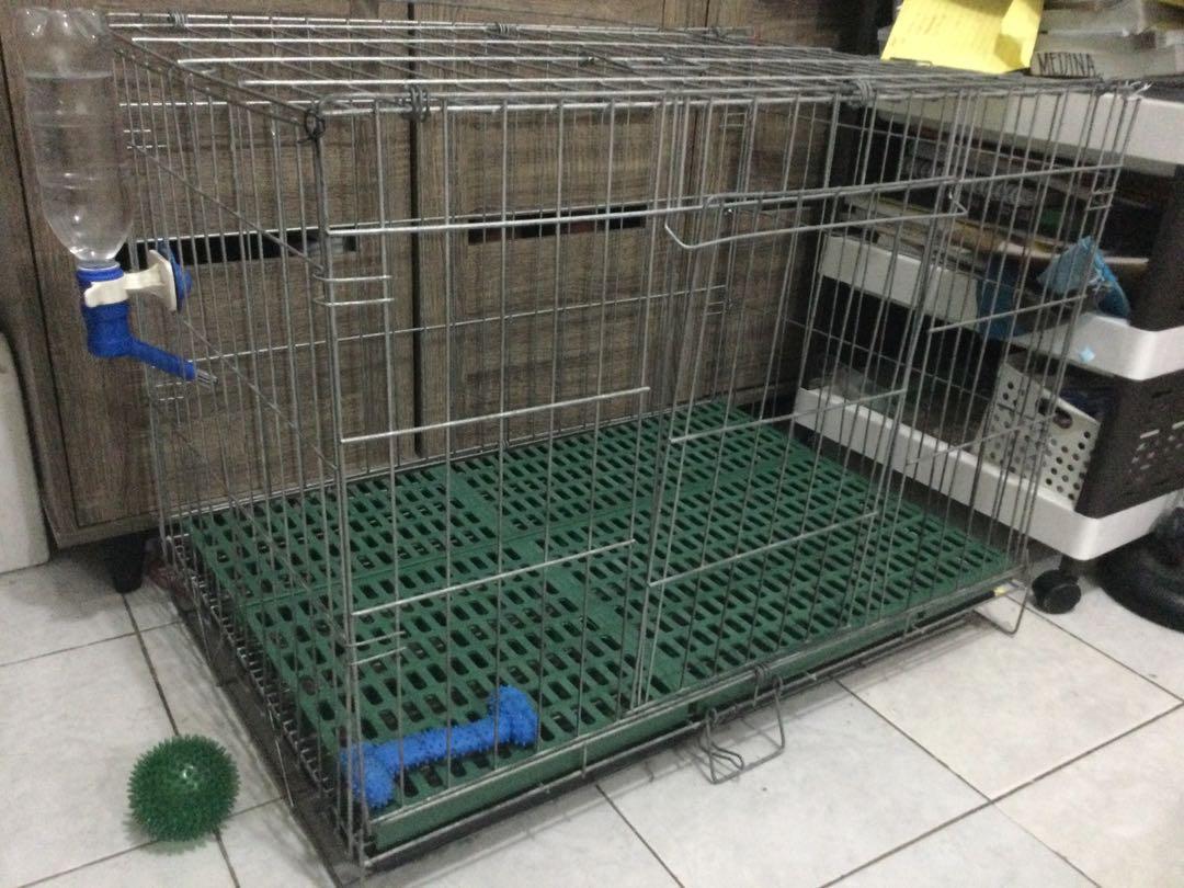 XXL dog cage with plastic matting pre loved Pet Supplies Homes