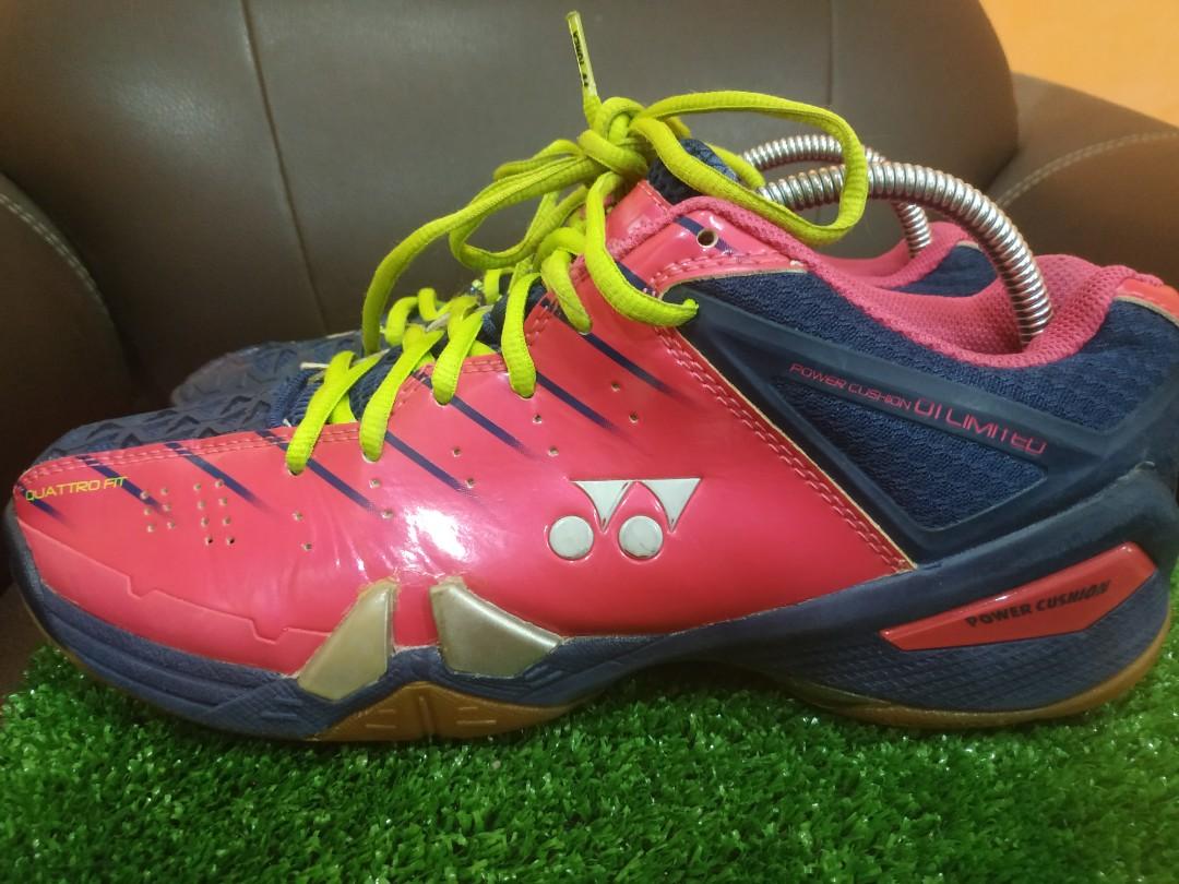 Yonex power cushion hotsell quattro fit
