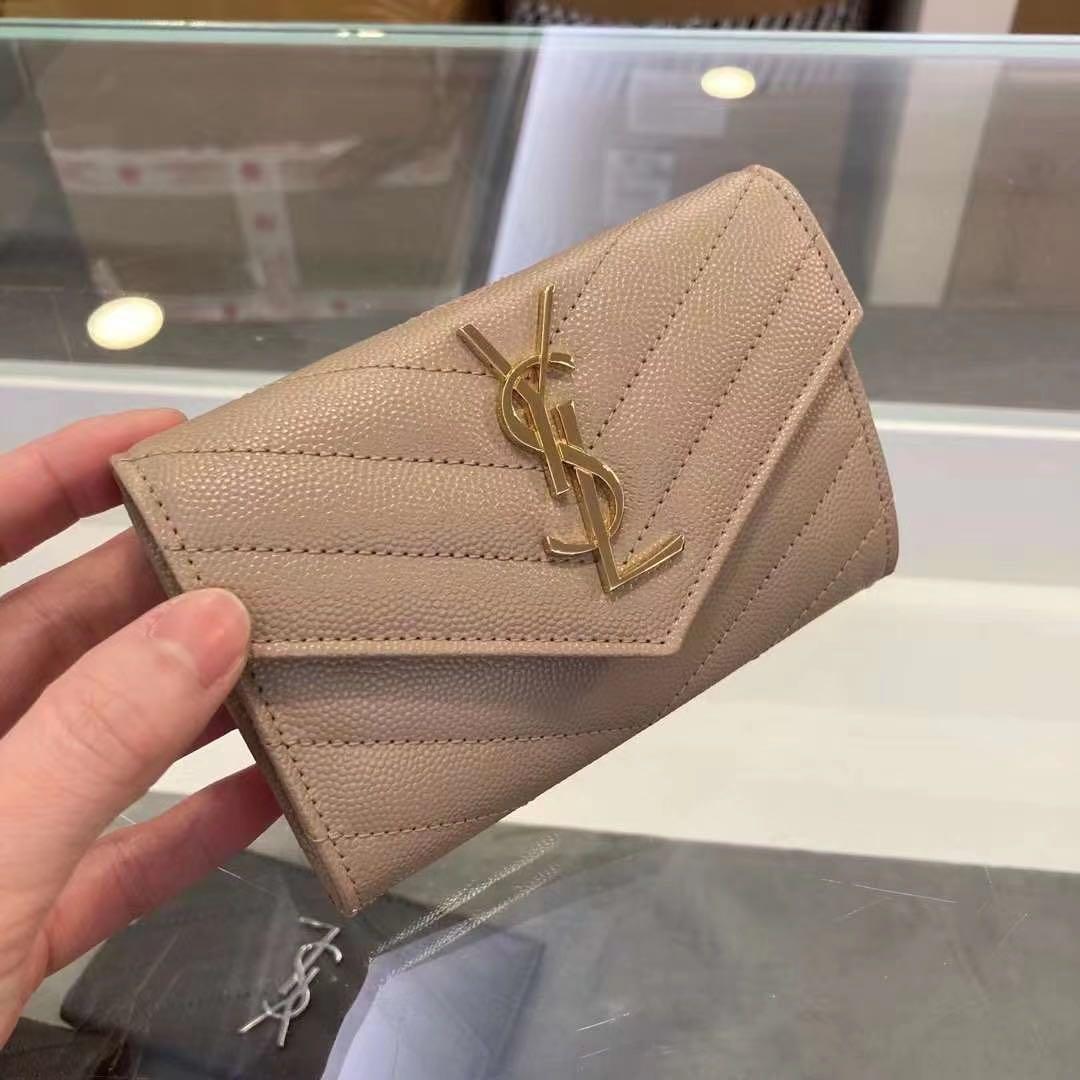 特價 📢📢YsL card holder 卡包 💰2280, 名牌, 袋 & 銀包 Carousell