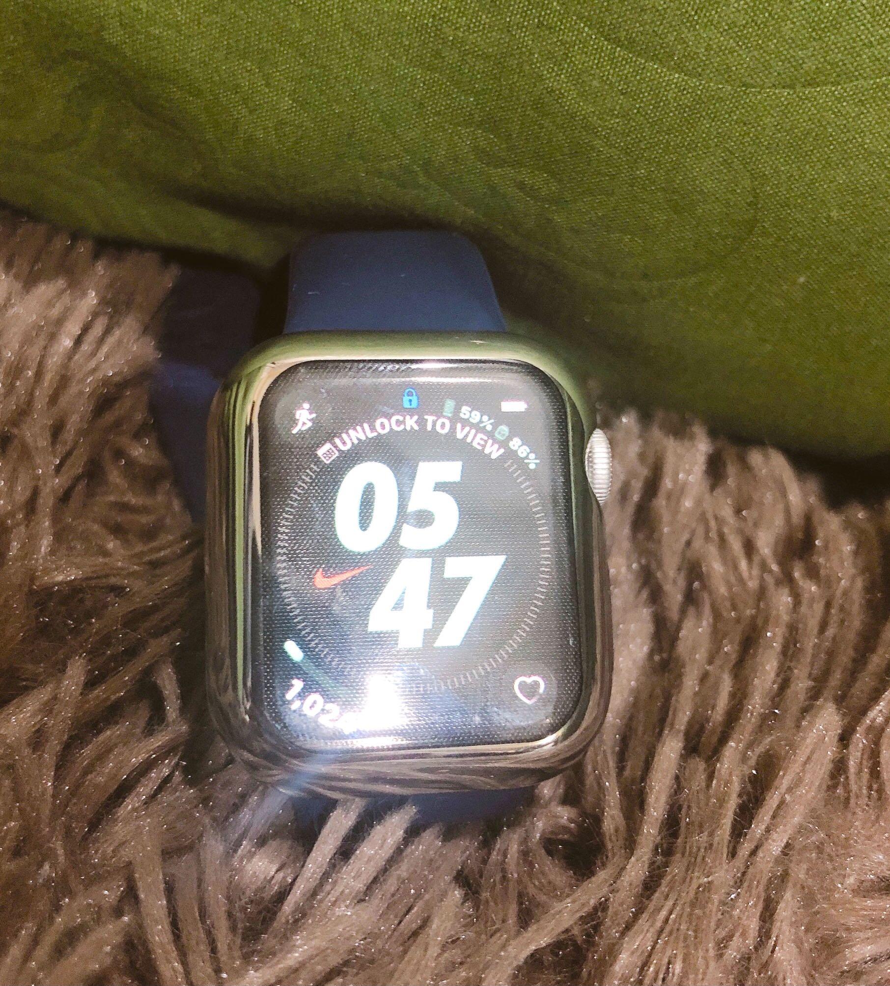 Apple Watch Nike Series 4 GPS Cellular 40mm Silver Aluminum