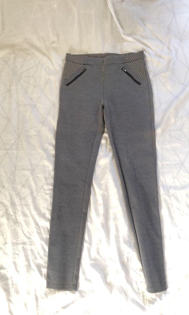 Bershka leggings (Category: Other Bottoms) located in Quezon City. Submitted by projectdeclutter_mnl (Listing ID 1091993597, Image 1). Description: Bershka Gray Leggings Barely used so it’s not stretched at all ✨ Super ganda ng quality, di siya kasing nipis ng regular leggings!👌🏼 Waist : 28inches Length: 37inches.