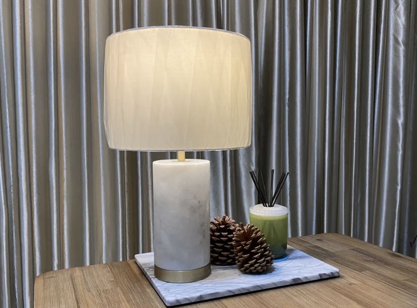 Castlery hotsell table lamp