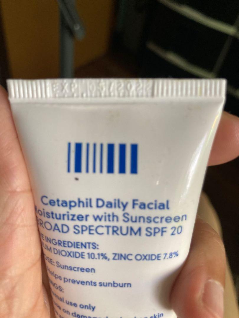 Cetaphil Redness Relieving Mositurizer (Category: Face Care) located in Quezon City. Submitted by mkmsells (Listing ID 1091972706, Image 2). Description: Cetaphil redness relieving daily moisturizer with sunscreen, 50ml. Tested only. Authentic, store-bought from the US. P690, expriry 05/2022. sf c/o buyer #cetaphil #moisturizer #redness relieving.