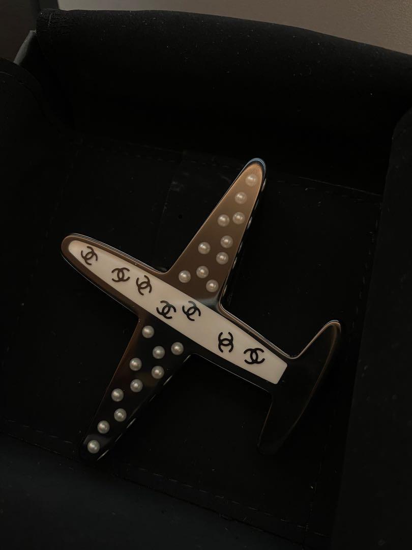 Chanel airplane brooch top