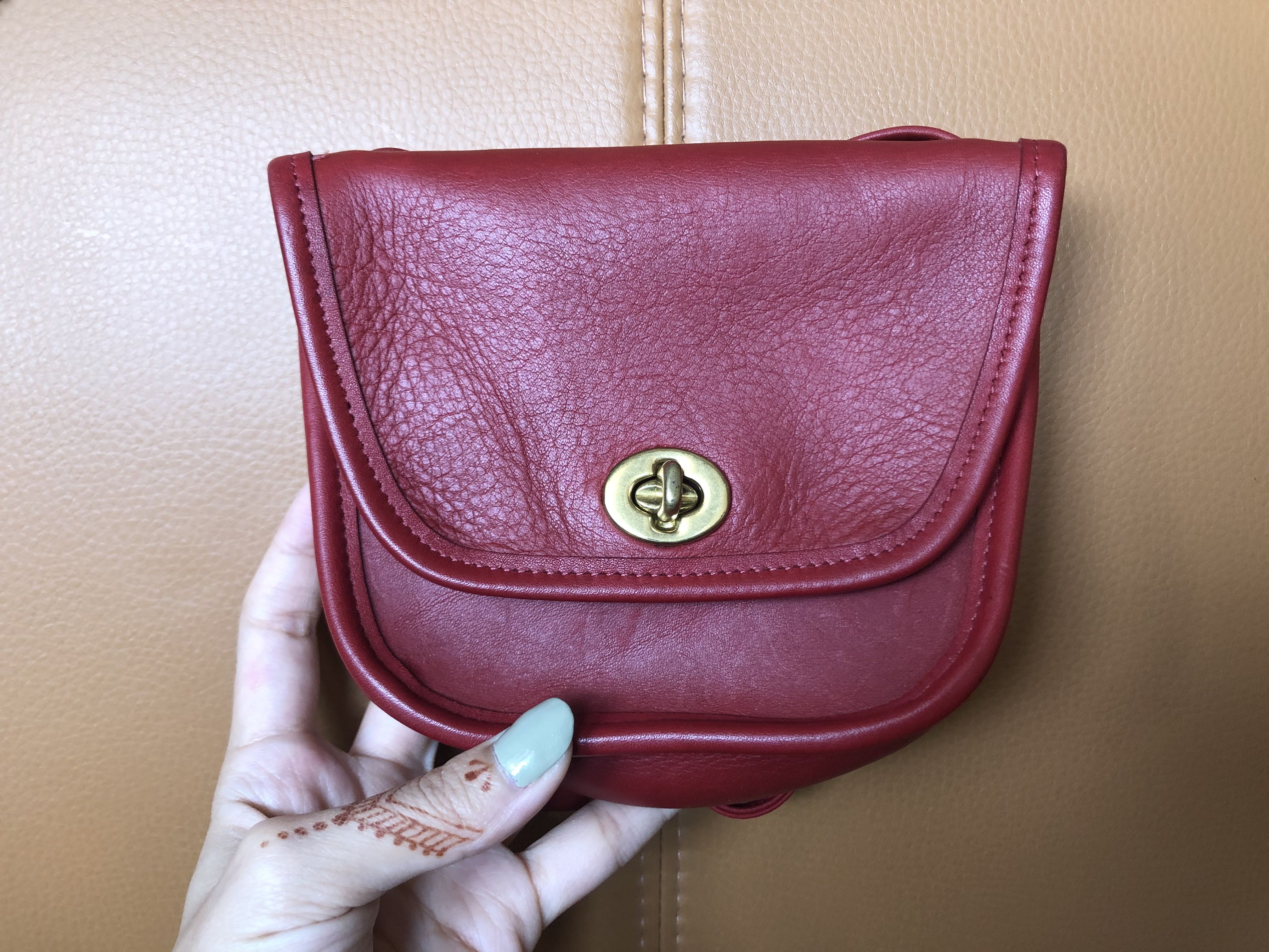 COACH Wine Red Vintage Crossbody Bag, Women's Fashion, Bags & Wallets