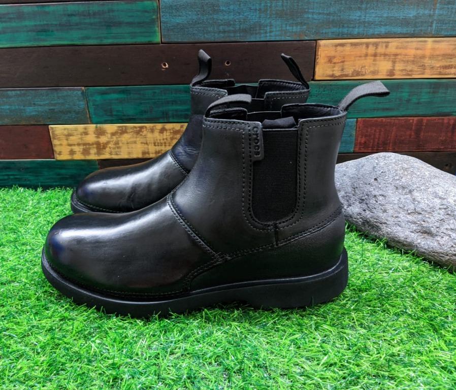 Crocs breck boot deals