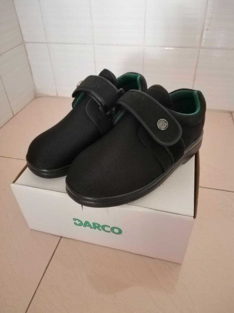 DARCO shoe size Women 6.5 Men 5