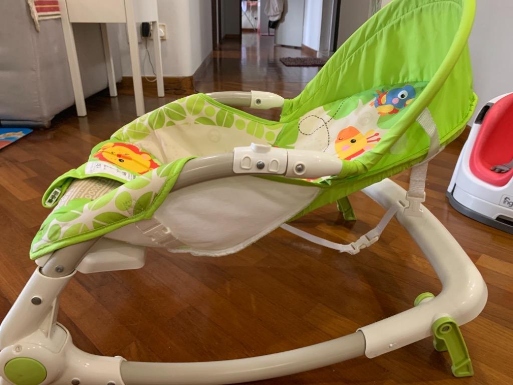 Fisher price baby chair / rocker, Babies & Kids, Baby Nursery & Kids