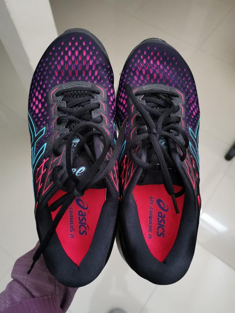 Asics gel cumulus store 21 size 6