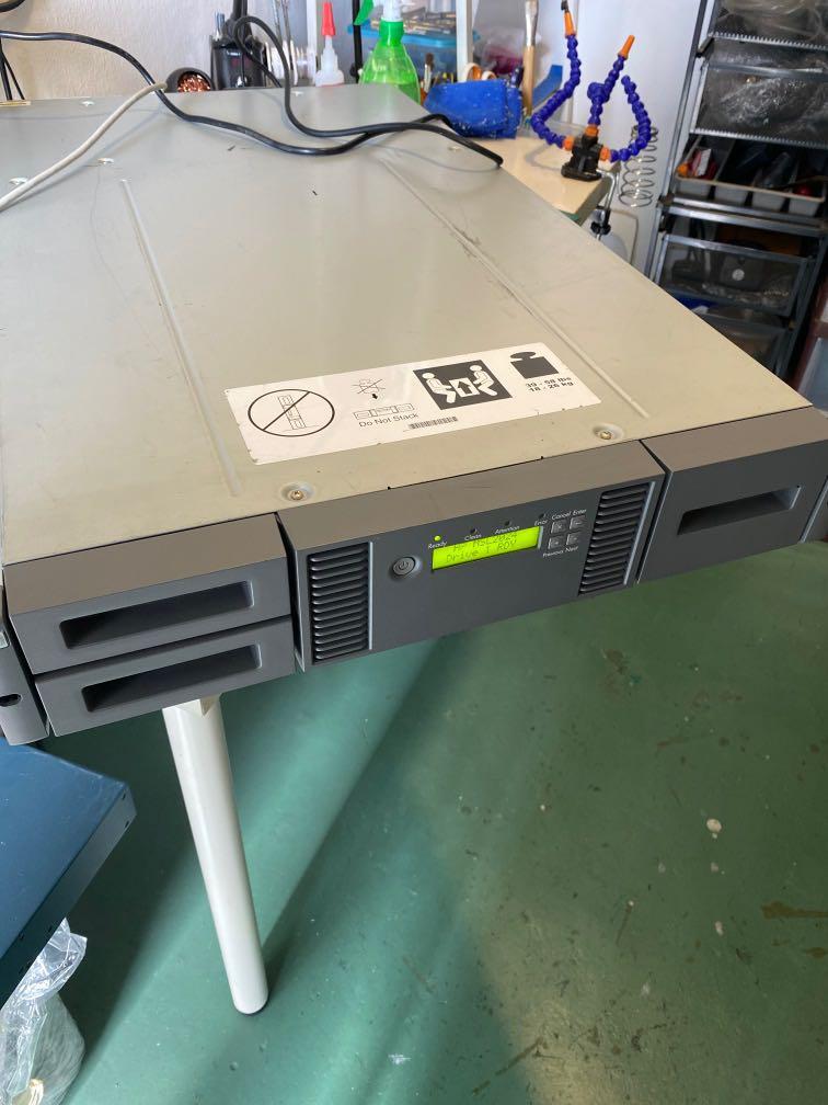 HP StorageWorks MSL2024 Tape Library, Computers & Tech, Office