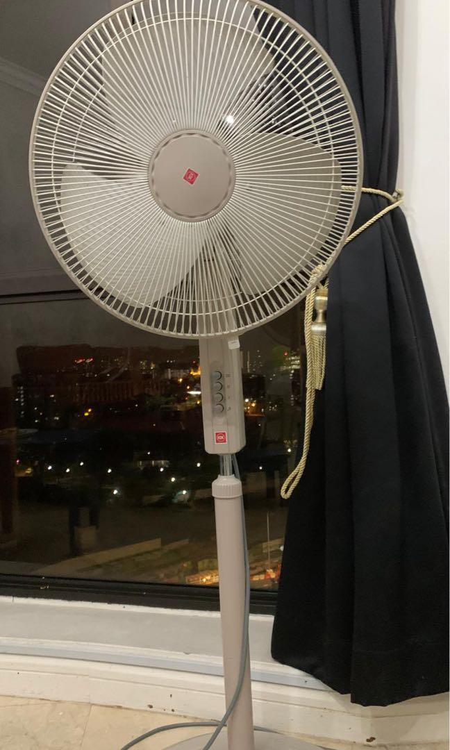 KDK pedestal fan, Furniture & Home Living, Lighting & Fans, Fans on