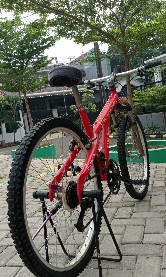 Sepeda Mtb 26 Magnum Vintage Jadul Sepeda Gunung Retro Classic Commuter Olah Raga Sepeda Di Carousell