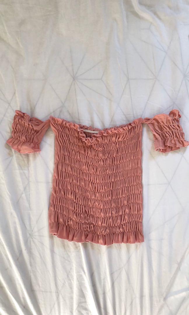 Smocked Tube Top (Category: Others Tops) located in Quezon City. Submitted by projectdeclutter_mnl (Listing ID 1091995023, Image 1). Description: Free sizes Nude pink Used twice only 👌🏼.