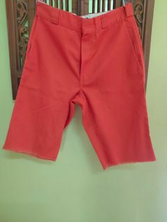 (Category: ) located in . Submitted by ahawardrobe (Listing ID 1091953332, Image 1). Description: .