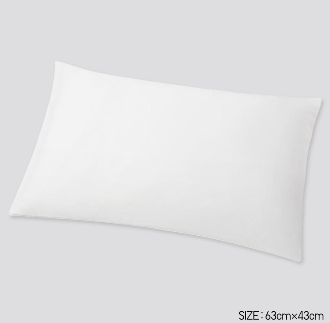 Uniqlo AIRism Pillow Case (M) x 2, Furniture & Home Living, Bedding