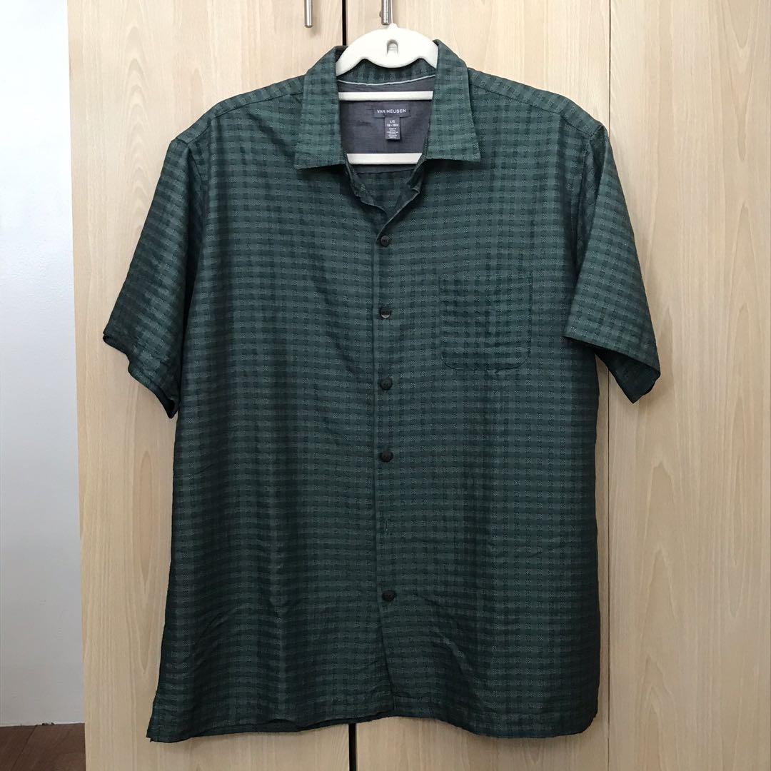 Original Van Heusen Polo Shirt (Category: Tshirts & Polo Shirts ) located in Mandaluyong City. Submitted by prebyh (Listing ID 1091987683, Image 2). Description: Father’s Day sale! Original Van Heusen polo fresh from the United States! Never been used and perfect for your loved ones! 10/10 no flaws, fits XL for men!—selling low, send your offers before it runs out! Message for Inquiries! .