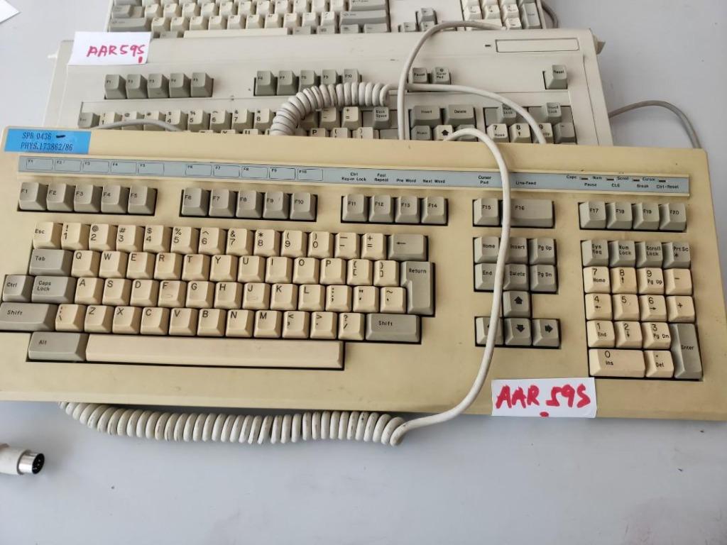 Vintage 1986 PC Computer mechanical Keyboard 5Pin DIN Connector for