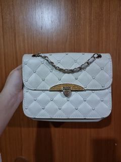 (Category: ) located in . Submitted by leesimee (Listing ID 1092128111, Image 1). Description: .