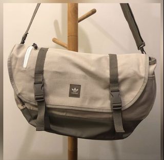 （分類：）位於 。 由 thomaschan9 提交（商品編號 1092229751，圖片 1）。簡介： 。