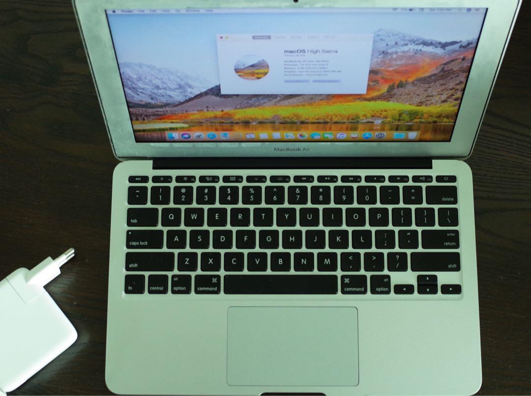 Apple Macbook Air (11-inch, Mid 2011)