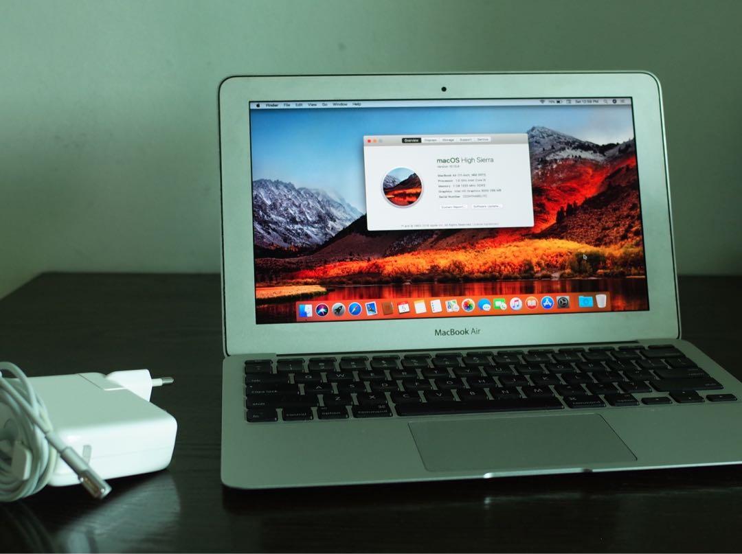 Apple Macbook Air (11-inch, Mid 2011)