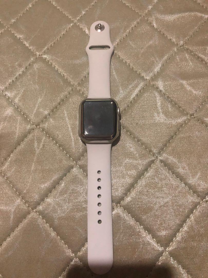 Apple Watch 40mm SE SERIES new use for 3 weeks , Mobile Phones