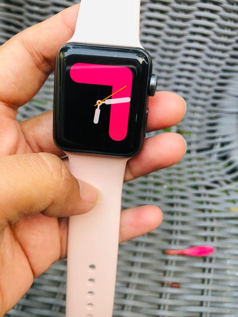 Apple Watch Series 3 Hitam 38mm iwatch, Barang Mewah, Jam Tangan di  Carousell