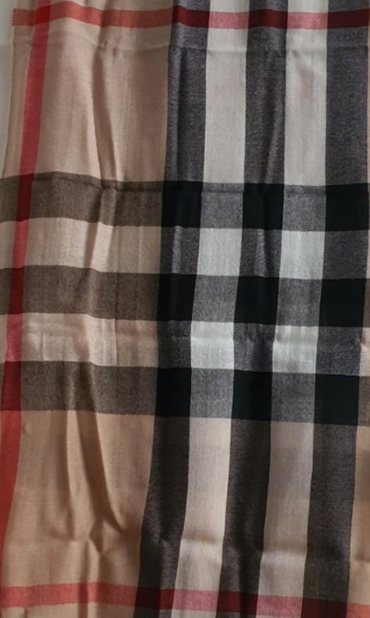 Authentic Burberry scarf, Women's Fashion, Watches & Accessories, Scarves  on Carousell